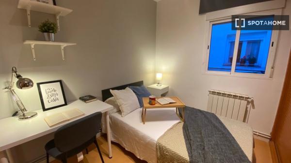 Piso en alquiler de 3 habitaciones en Casco Histórico, Madrid