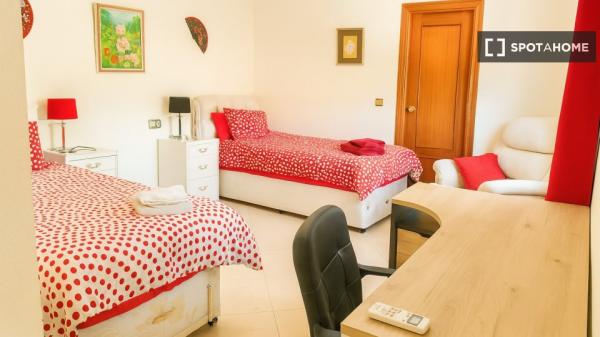 Habitación en piso compartido El Ventorrillo, Granada