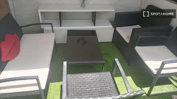 Apartamento de 2 habitaciones en alquiler en Los Tilos, Málaga