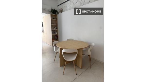 Piso de 3 dormitorios en alquiler en Alicante