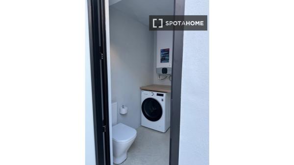 Piso de 3 dormitorios en alquiler en Alicante