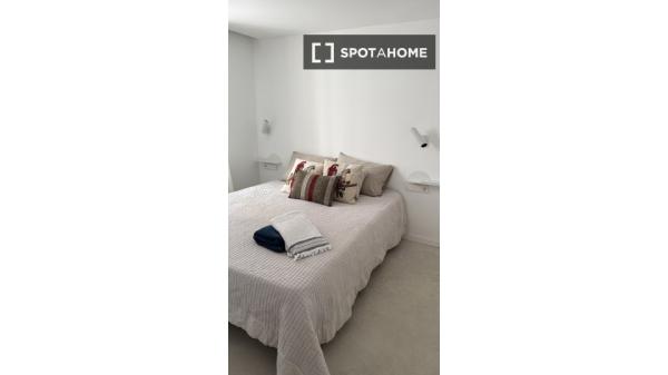 Piso de 3 dormitorios en alquiler en Alicante