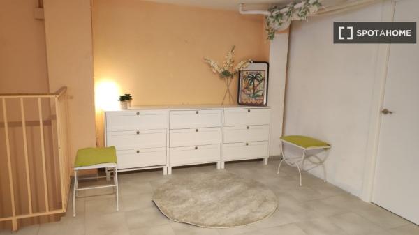 Piso de 2 habitaciones en alquiler en la Teixonera, Barcelona