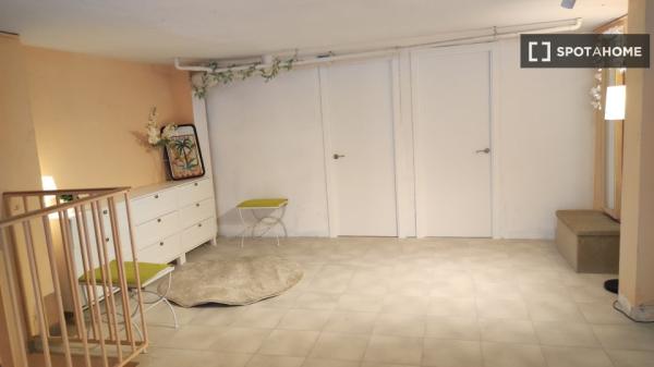 Piso de 2 habitaciones en alquiler en la Teixonera, Barcelona