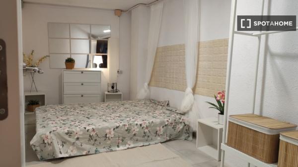 Piso de 2 habitaciones en alquiler en la Teixonera, Barcelona