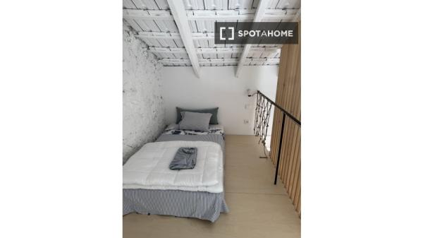 Piso de 3 dormitorios en alquiler en Alicante