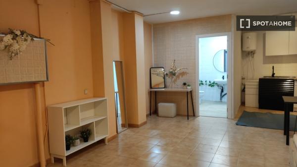Piso de 2 habitaciones en alquiler en la Teixonera, Barcelona