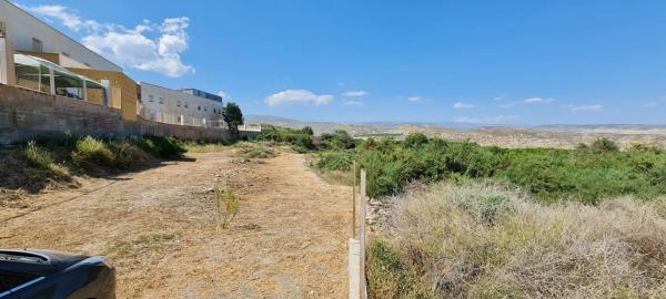 Terreno en calle Almazara