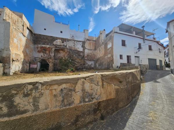 Terreno en calle Canton