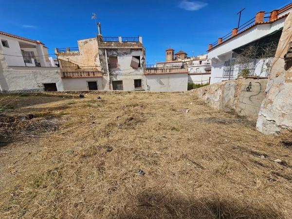 Terreno en calle Canton