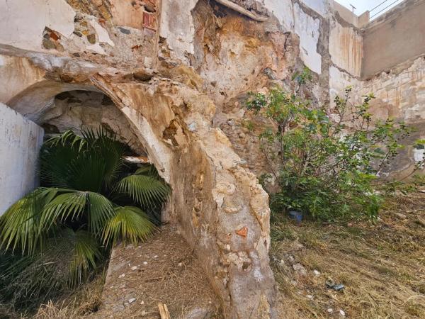 Terreno en calle Canton