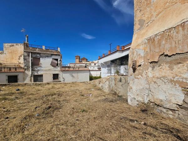 Terreno en calle Canton