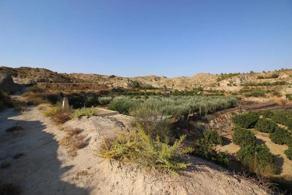Terreno en calle Antonio Machado