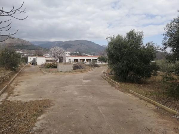 Terreno en calle Cervantes, 27