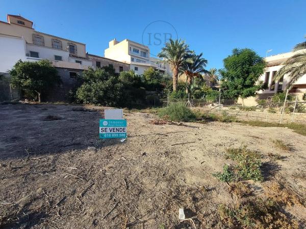 Terreno en calle Murillo