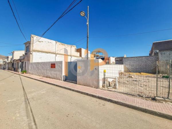 Terreno en calle Carros