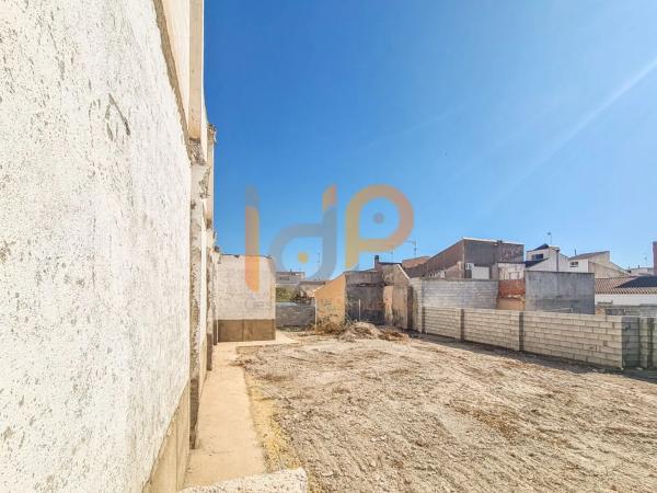 Terreno en calle Carros