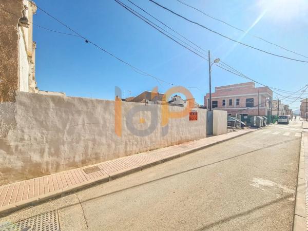 Terreno en calle Carros