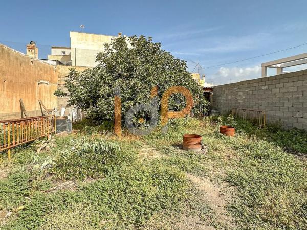 Terreno en calle Almería