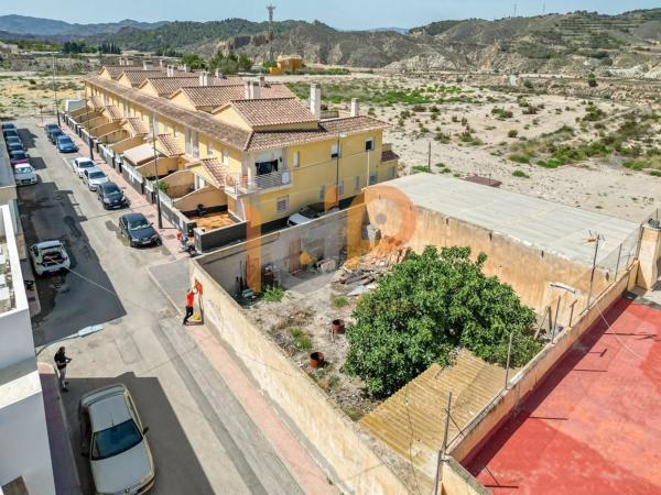 Terreno en calle Almería