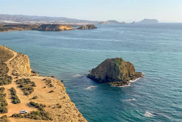 Terreno en calle Mariana Pineda