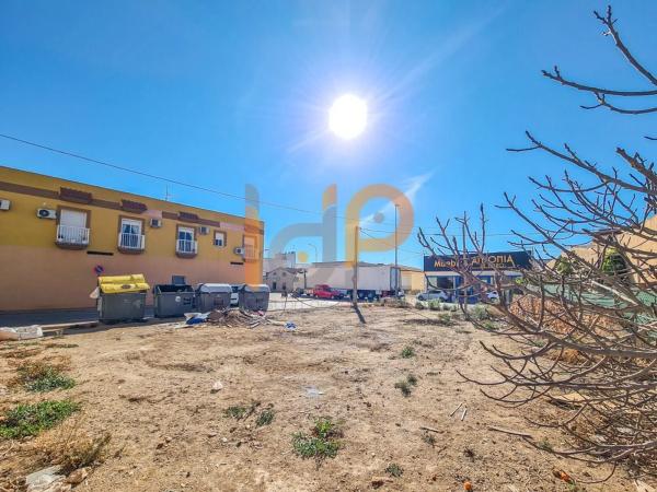 Terreno en calle Poeta Sotomayor