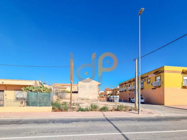 Terreno en calle Poeta Sotomayor