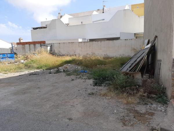 Terreno en calle Calderón de la Barca