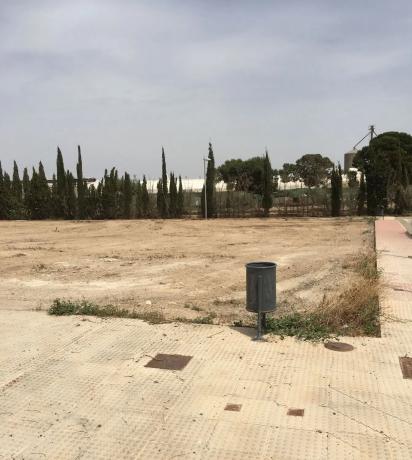 Terreno en calle Nelson Mandela, 13