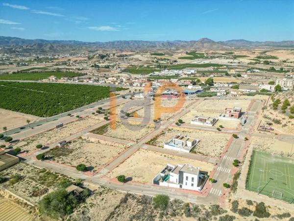 Terreno en calle Camilo Jose Cela