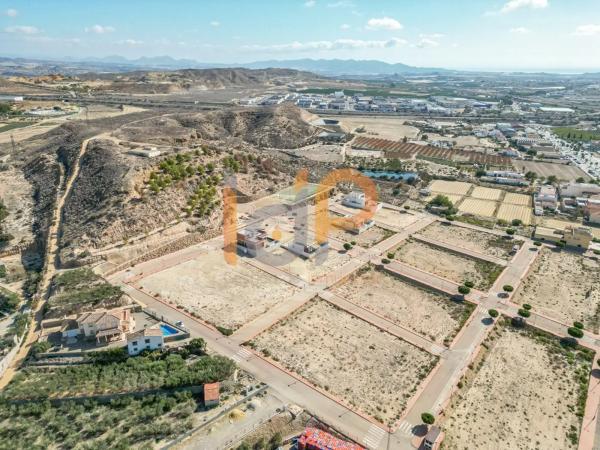 Terreno en calle Camilo Jose Cela