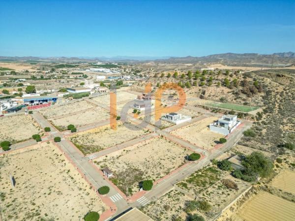 Terreno en calle Camilo Jose Cela