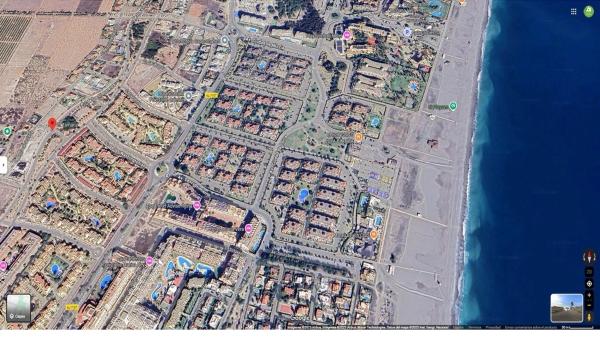 Terreno en calle Árbol de la Seda