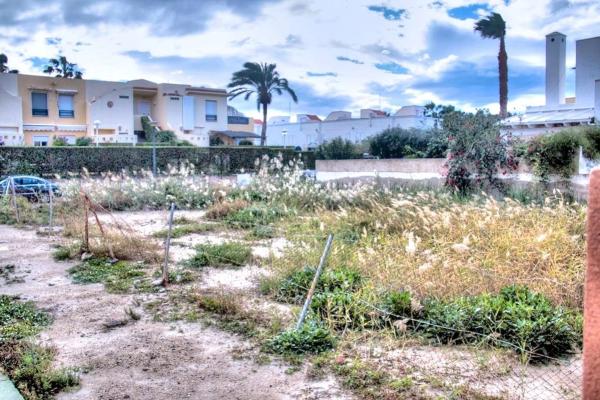 Terreno en avenida Chafarinas