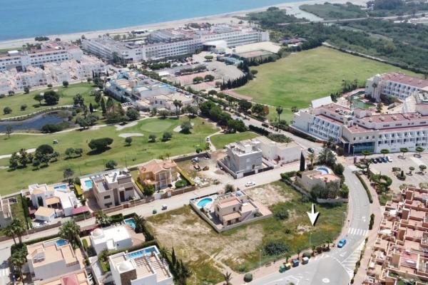 Terreno en avenida del Mar, 8