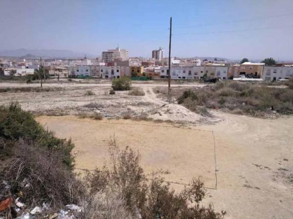 Terreno en calle Isabel la Católica
