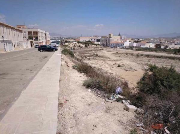 Terreno en calle Isabel la Católica