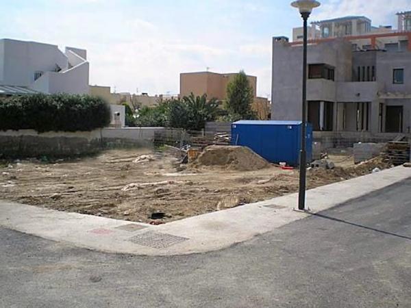 Terreno en avenida Chafarinas