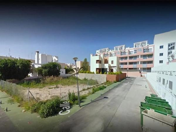 Terreno en avenida Chafarinas