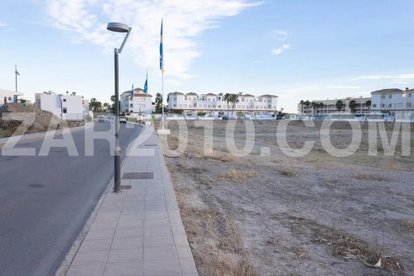 Terreno en avenida de Palomares