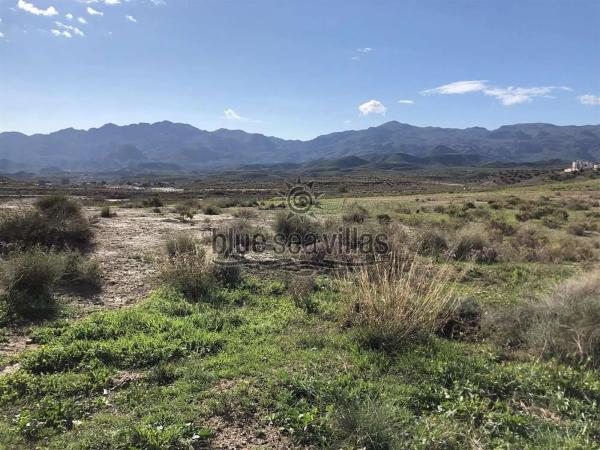 Terreno en avenida Huerta Nueva