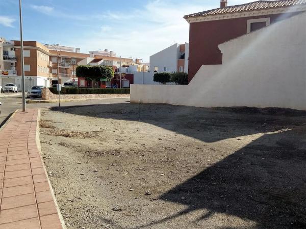 Terreno en Alvarez Quintero, 61