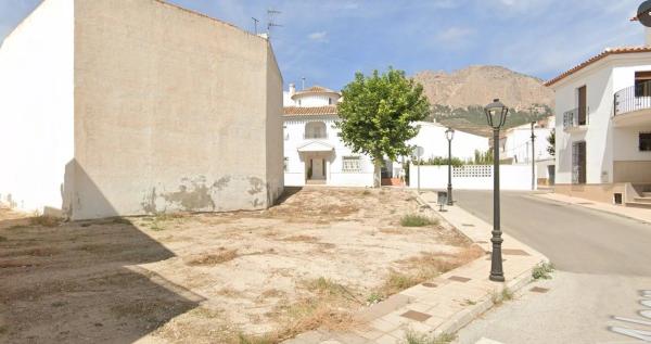 Terreno en calle Alcon, 1