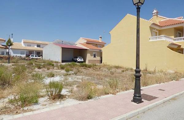 Terreno en calle Alcazaba