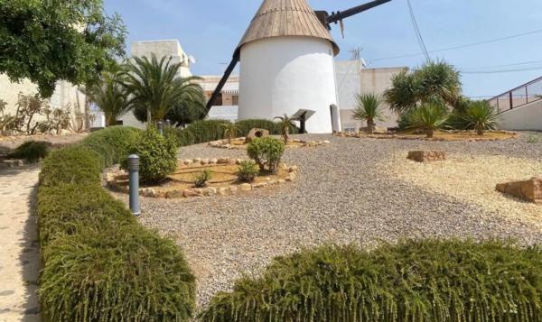 Terreno en calle Simón Fuentes