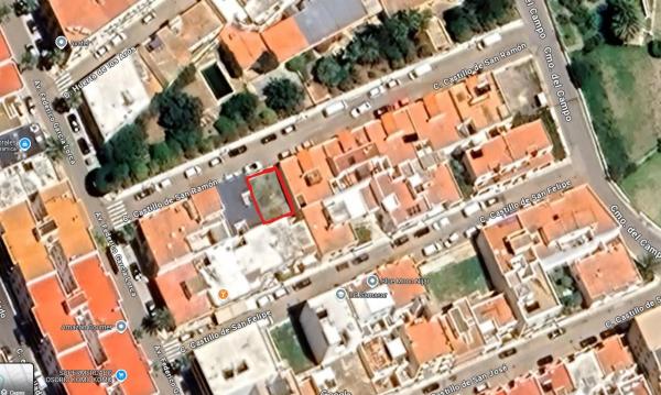 Terreno en calle Castillo de San Ramón