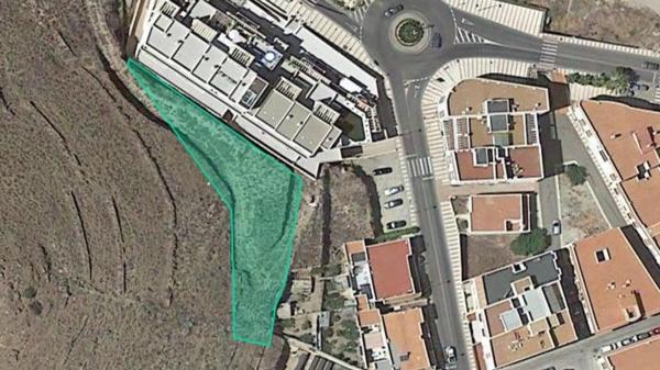 Terreno en avenida Almería