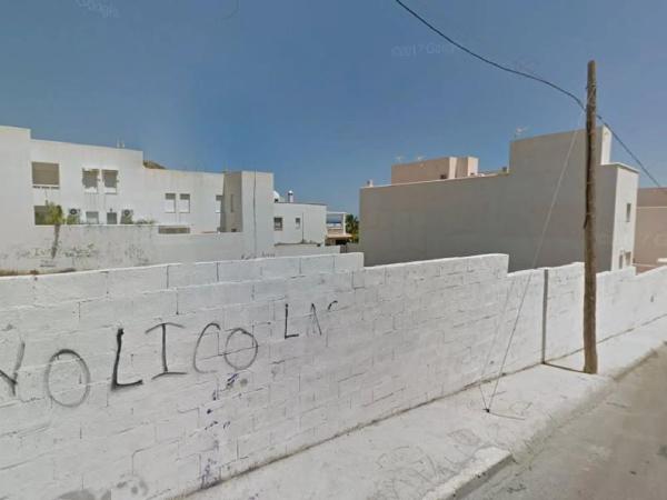 Terreno en calle Millares