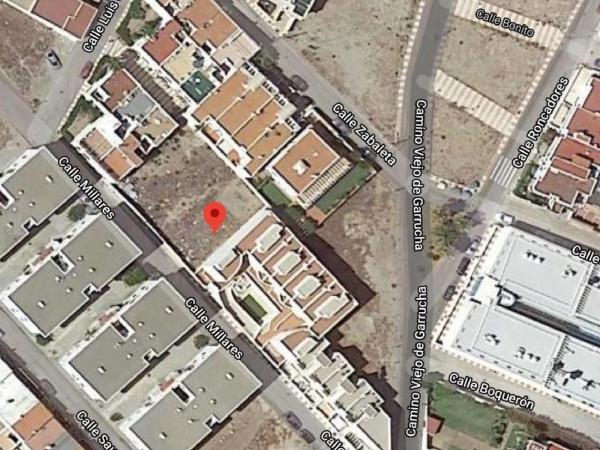 Terreno en calle Millares