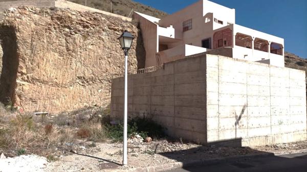 Terreno en calle Dalias